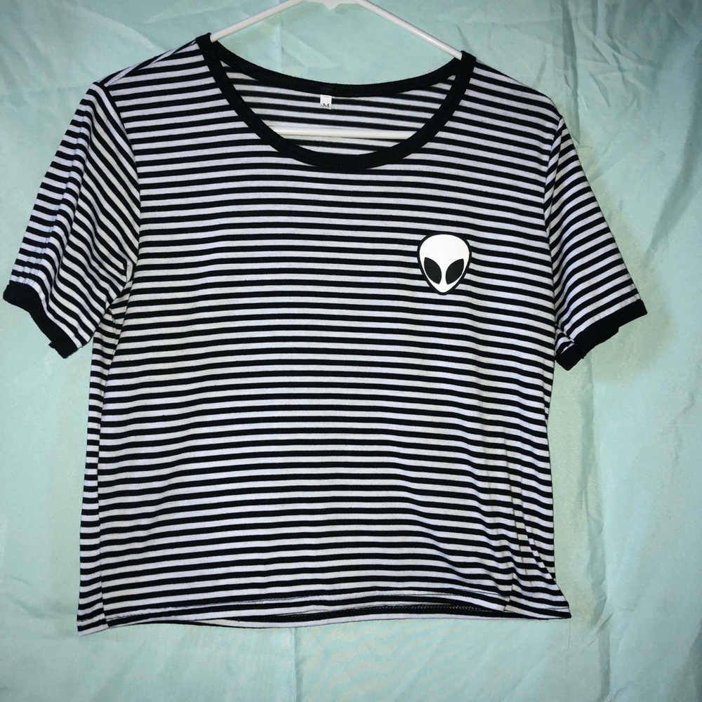 Brandy Melville (copy)alien shirt